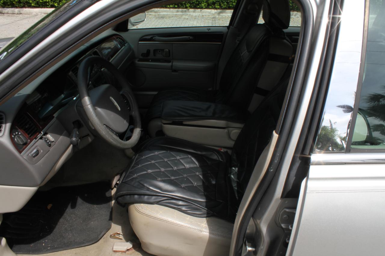 Lincoln Town Car Signature 2006