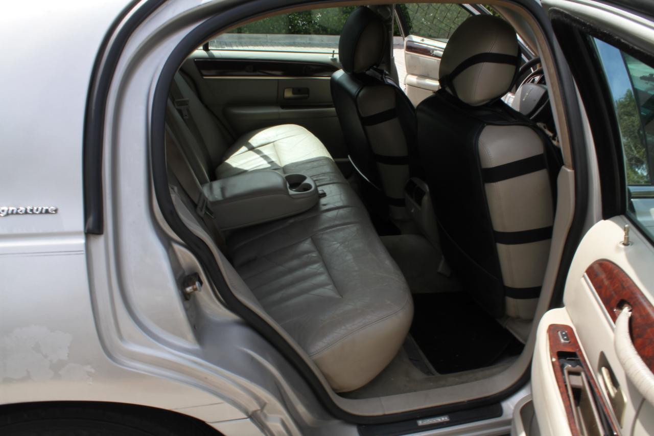 Lincoln Town Car Signature 2006