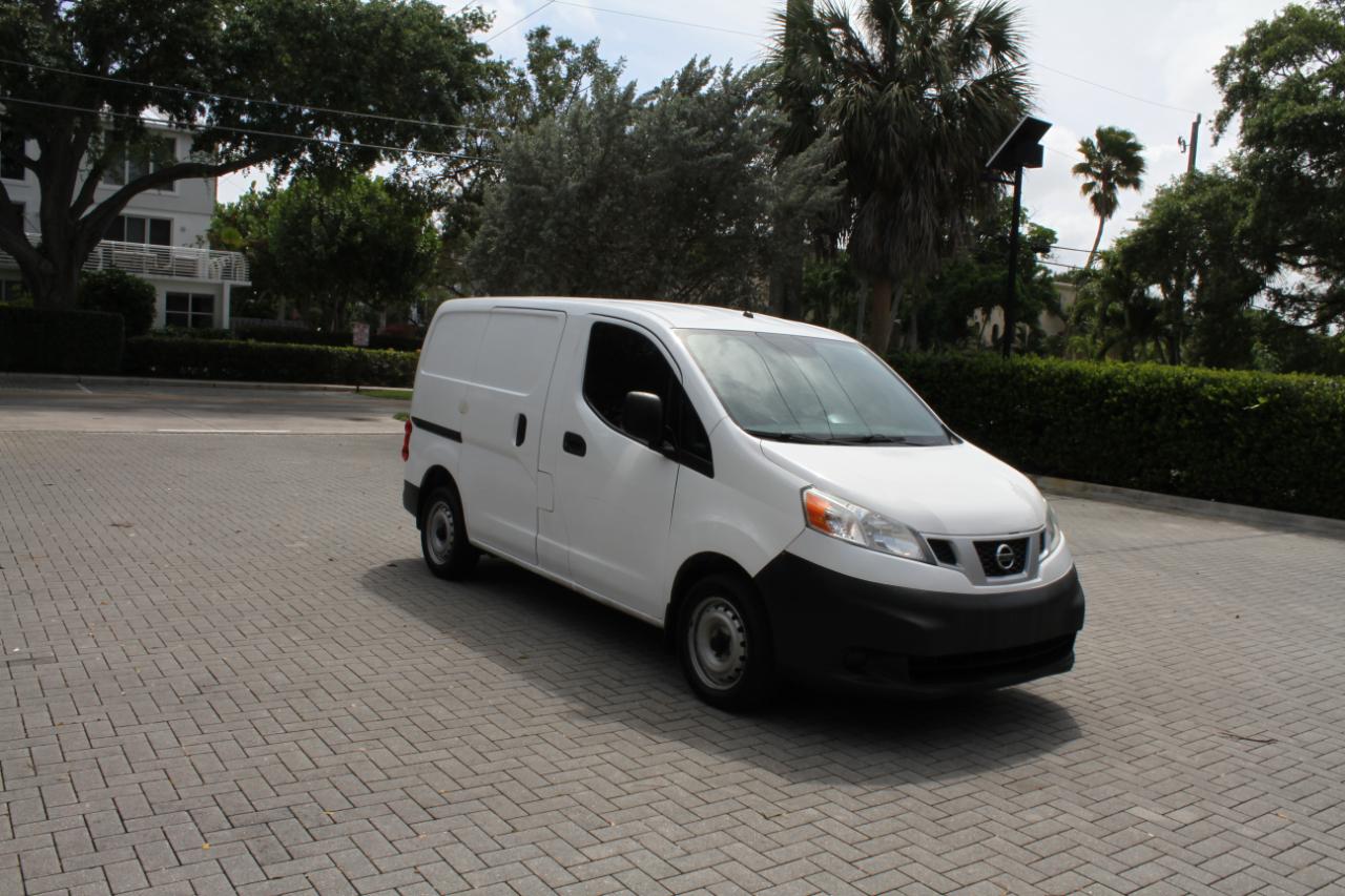 Nissan NV200 S 2014