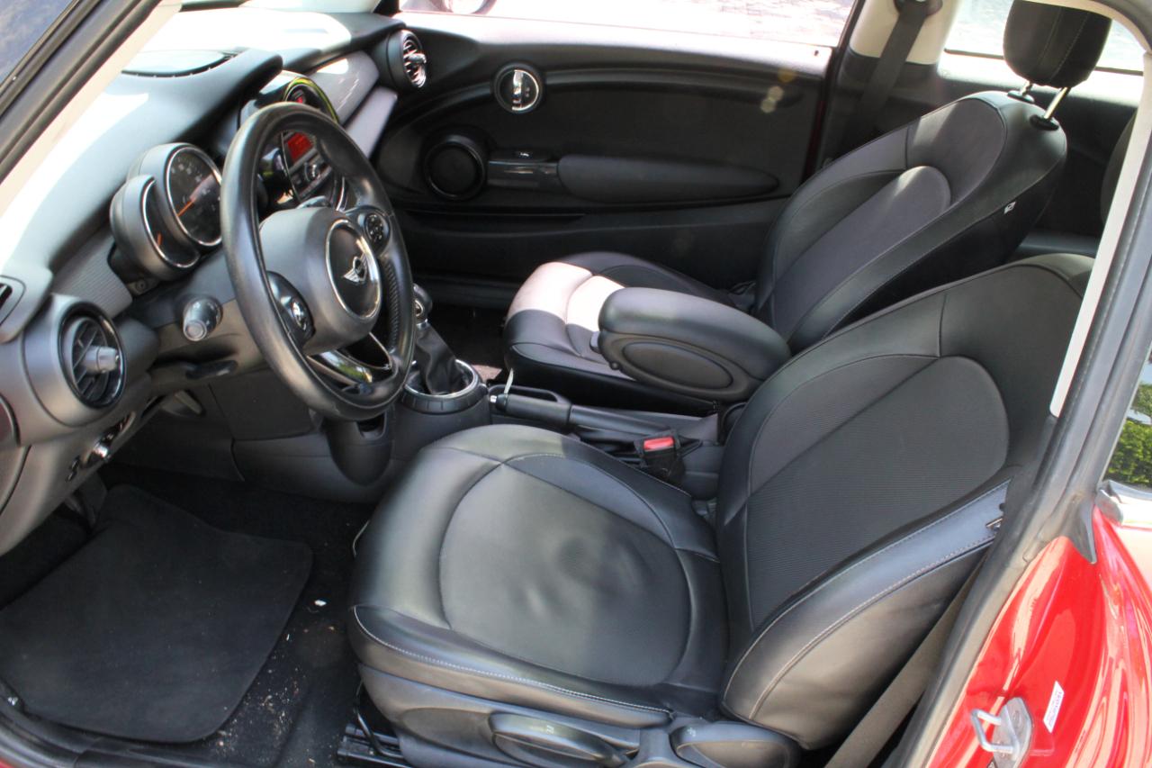 MINI Cooper Base 2015