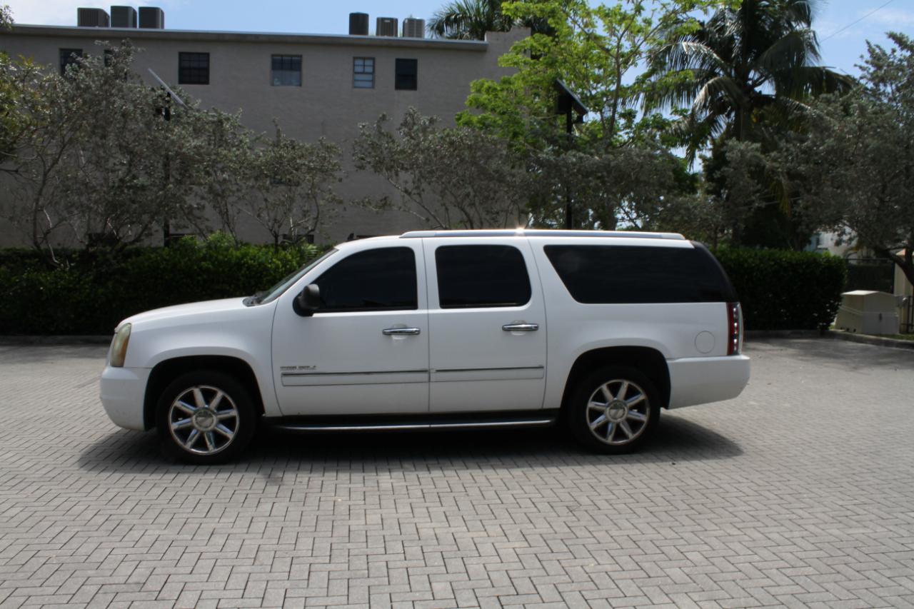 GMC Yukon Denali XL 4WD 2010