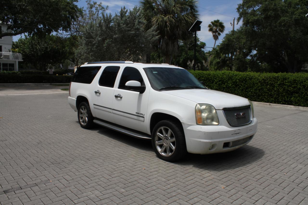 GMC Yukon Denali XL 4WD 2010