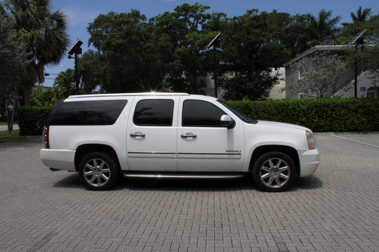 GMC Yukon Denali XL 4WD 2010