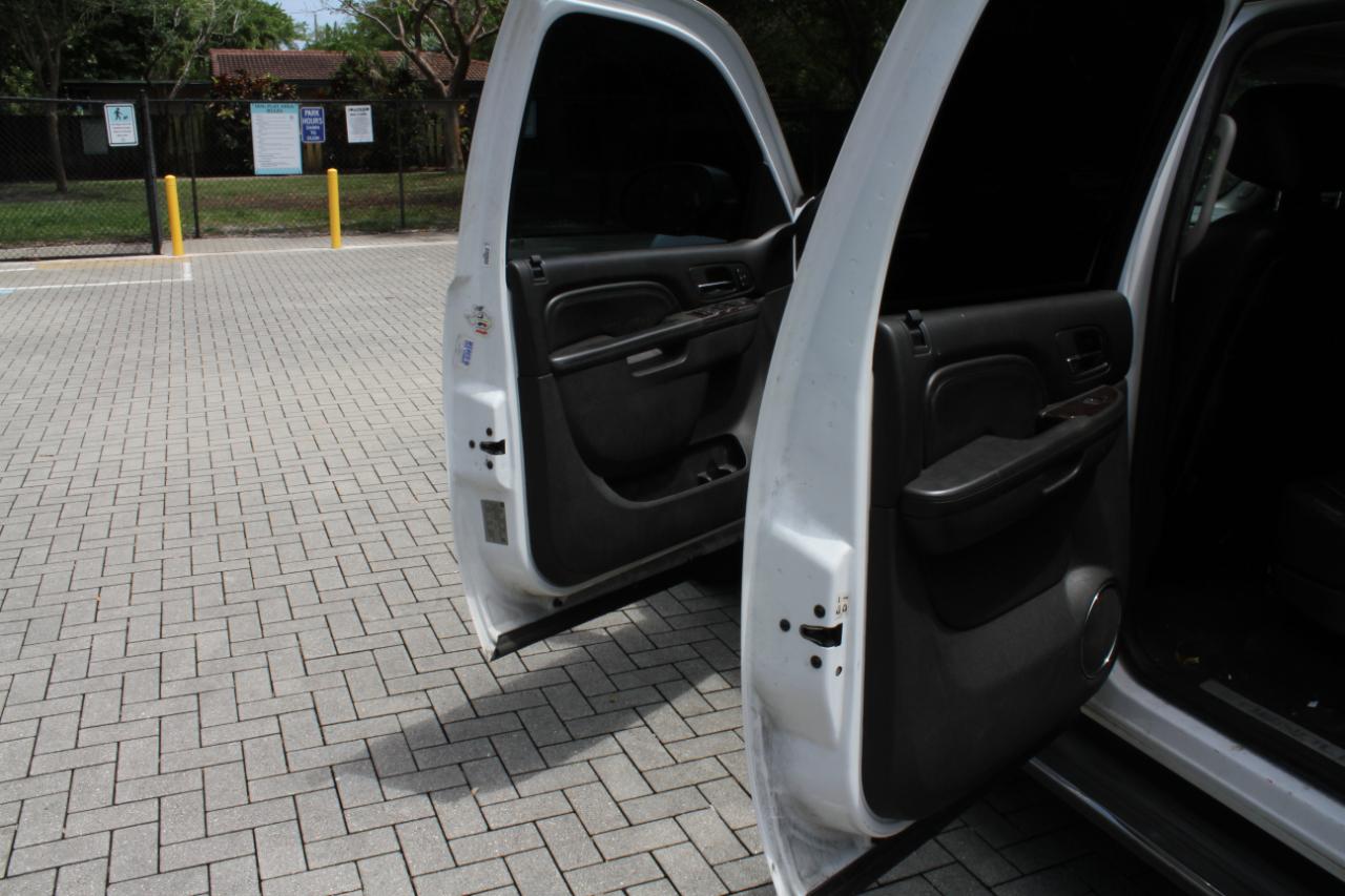 GMC Yukon Denali XL 4WD 2010