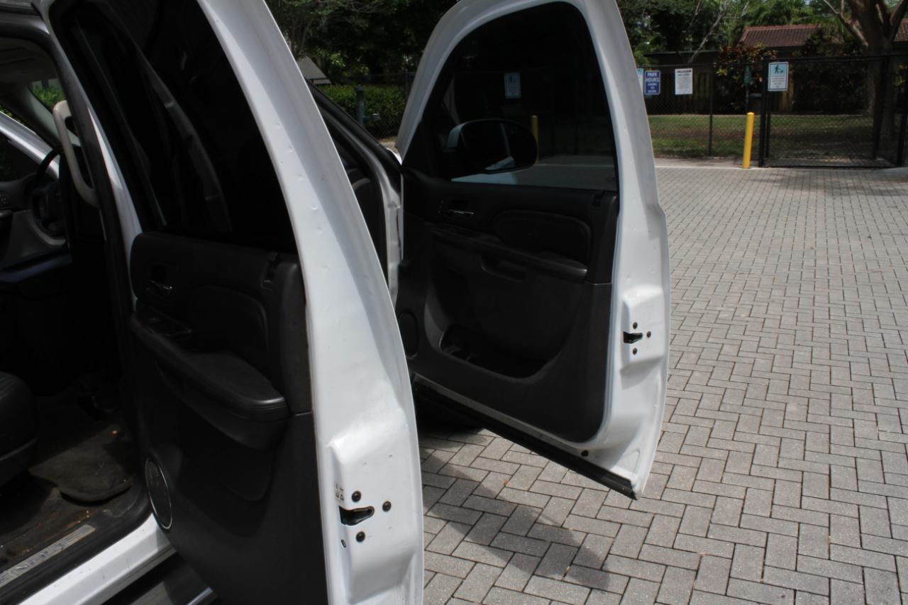 GMC Yukon Denali XL 4WD 2010