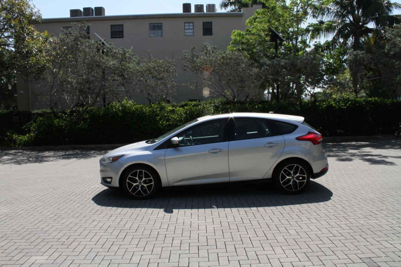 Ford Focus SEL Hatch 2017