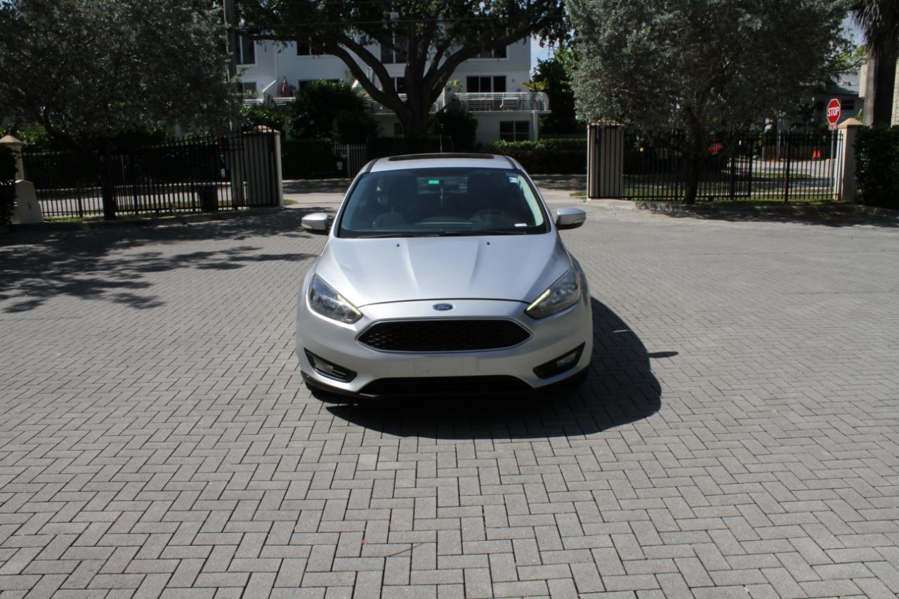 Ford Focus SEL Hatch 2017