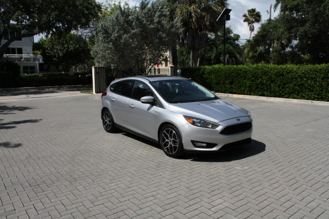 Ford Focus SEL Hatch 2017