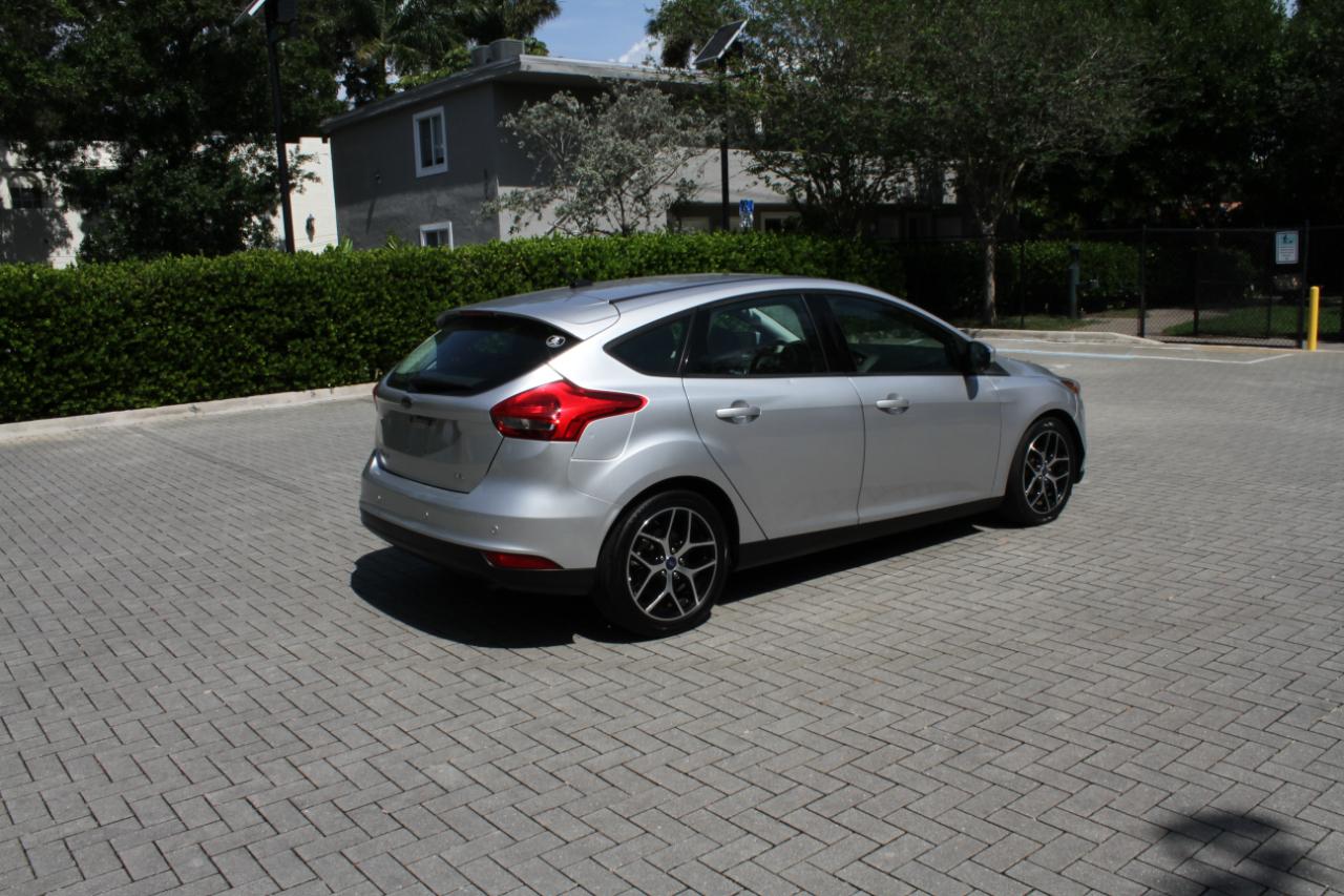 Ford Focus SEL Hatch 2017