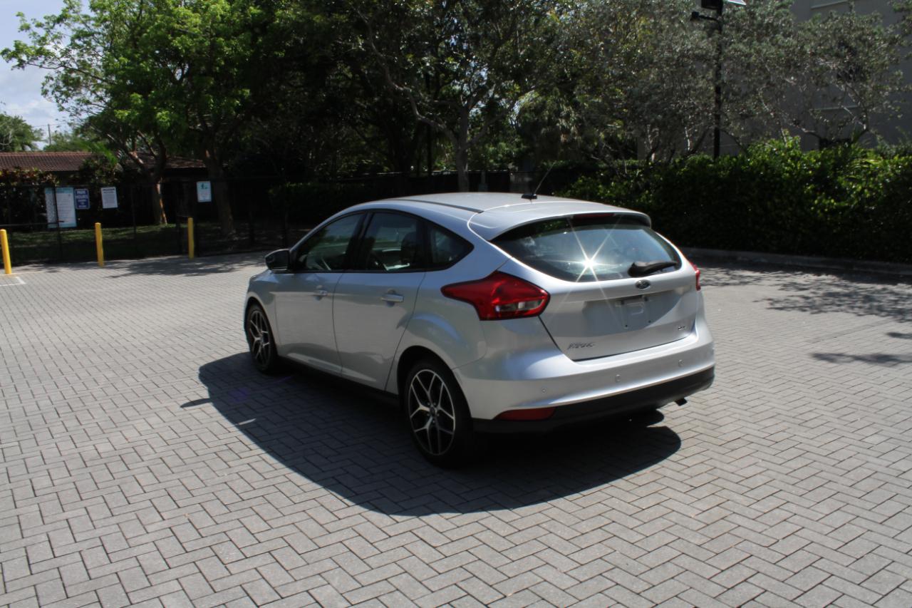 Ford Focus SEL Hatch 2017