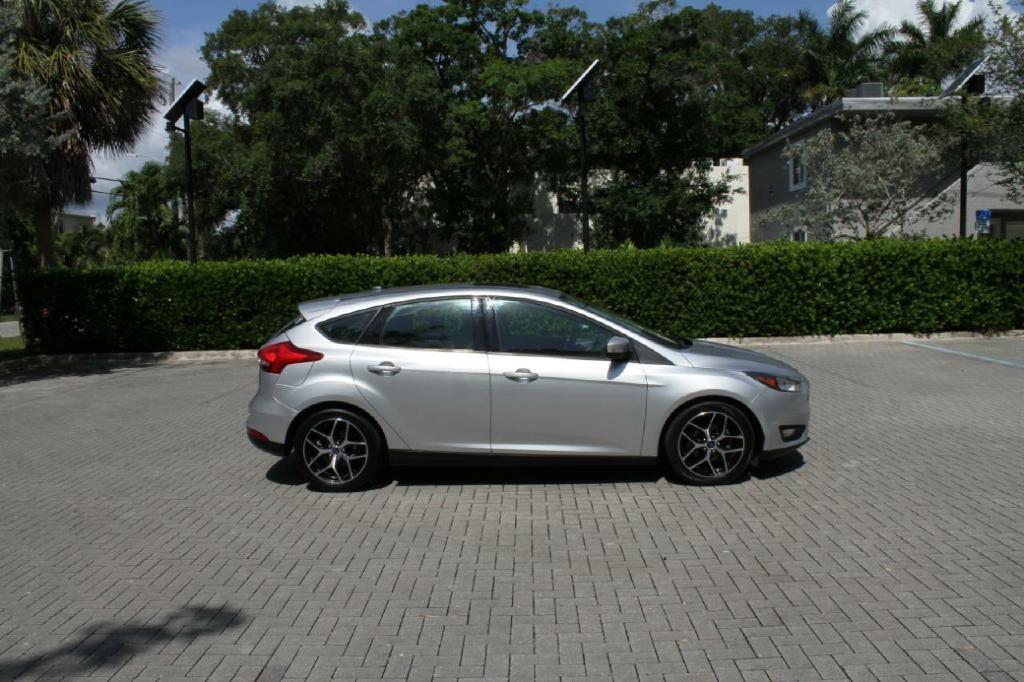 Ford Focus SEL Hatch 2017