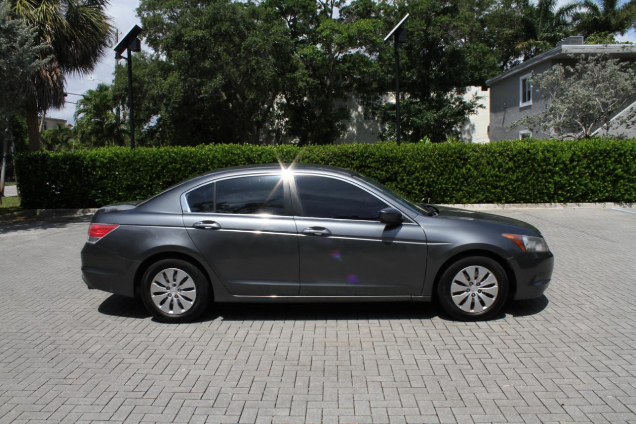 Honda Accord LX sedan AT 2009