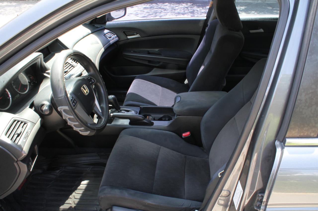 Honda Accord LX sedan AT 2009
