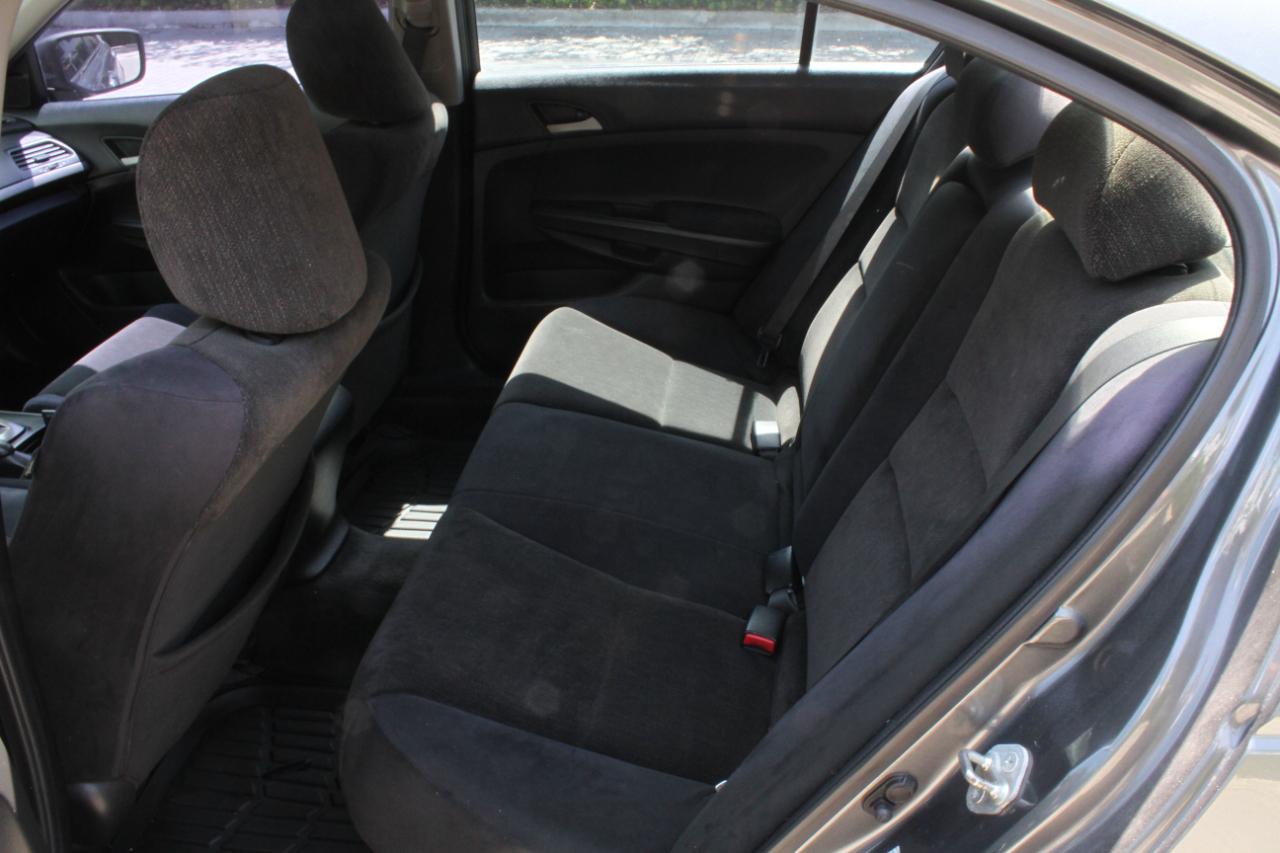 Honda Accord LX sedan AT 2009
