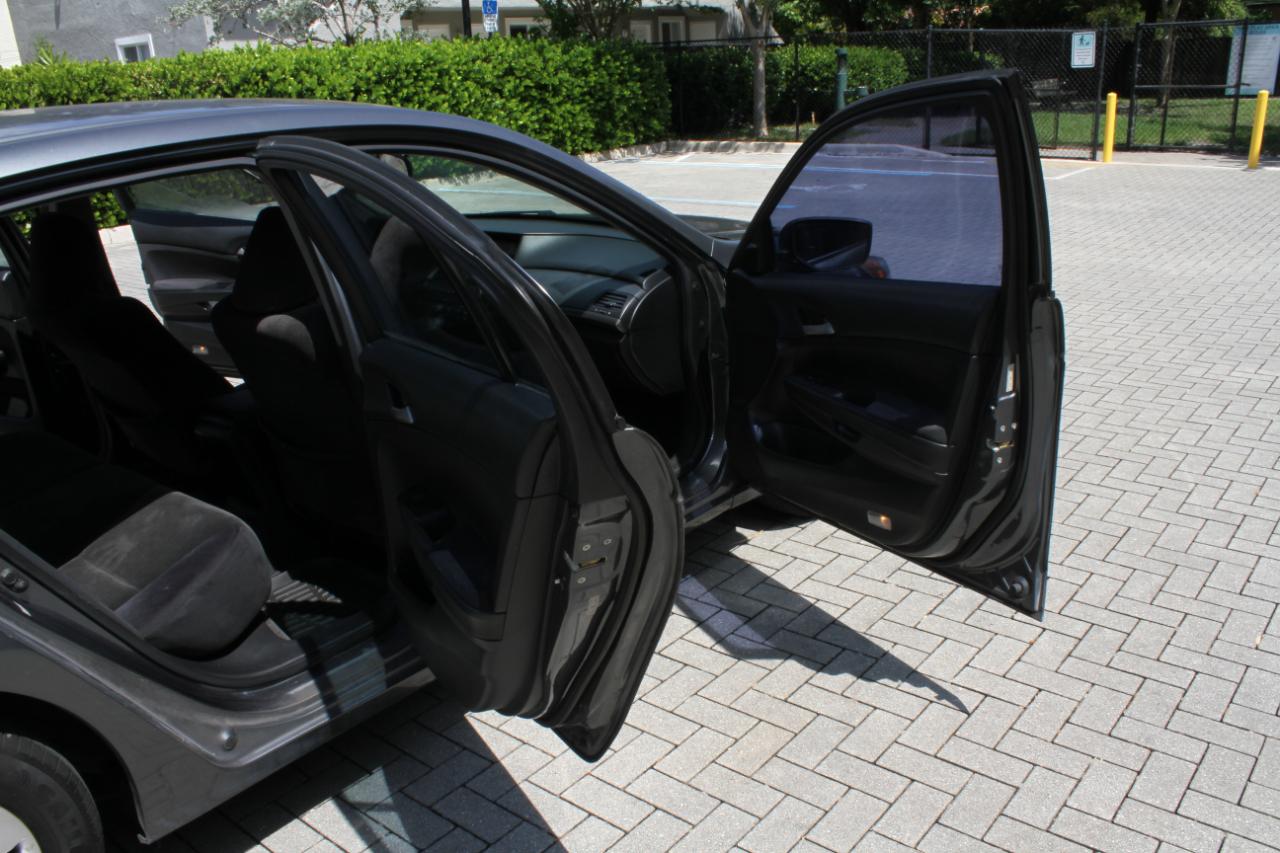 Honda Accord LX sedan AT 2009