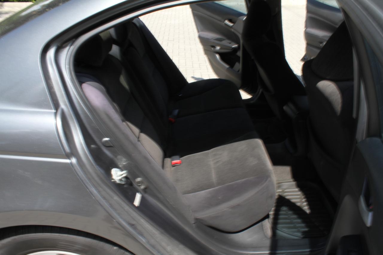 Honda Accord LX sedan AT 2009