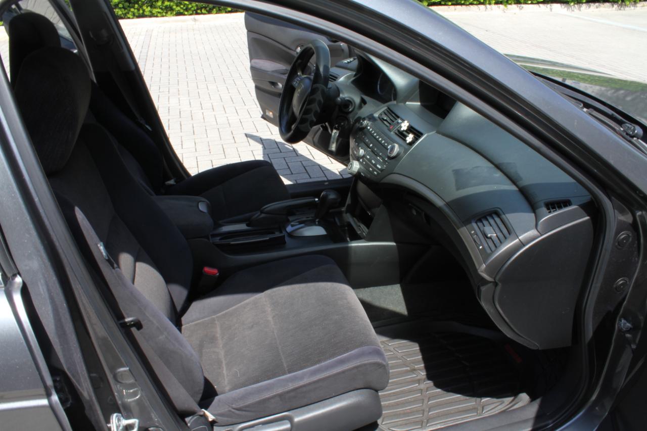 Honda Accord LX sedan AT 2009