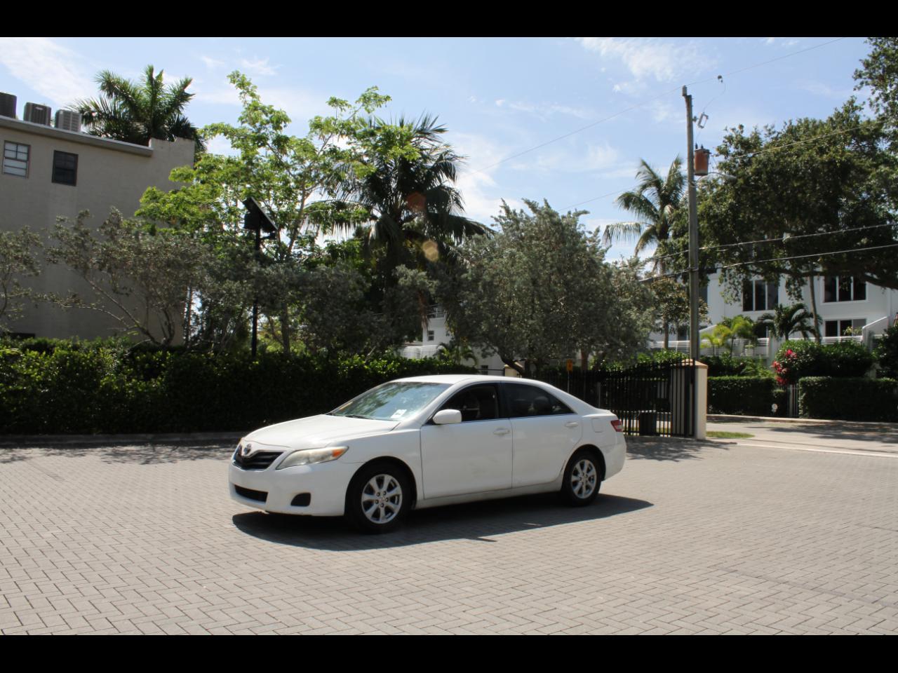 Toyota Camry Base 6-Spd AT 2011