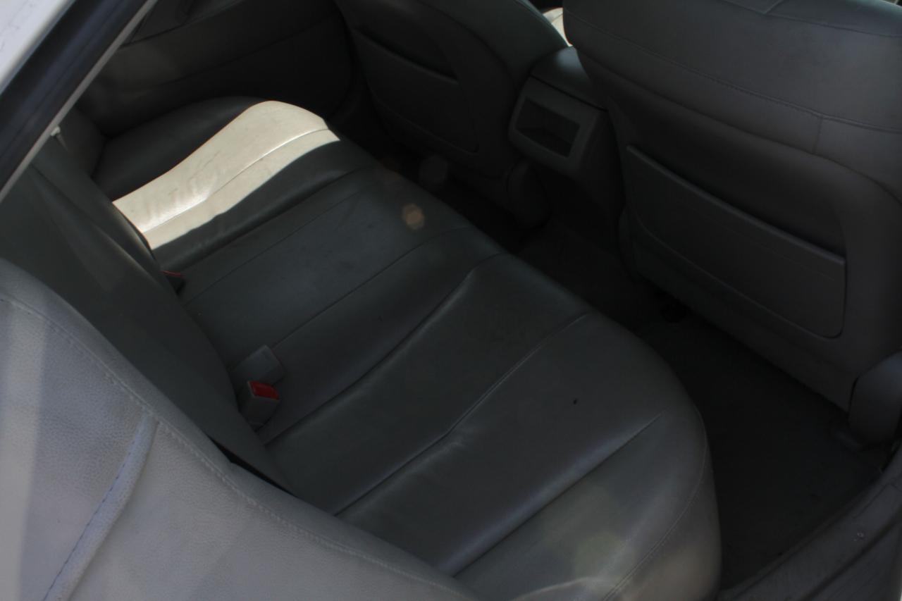 Toyota Camry Base 6-Spd AT 2011
