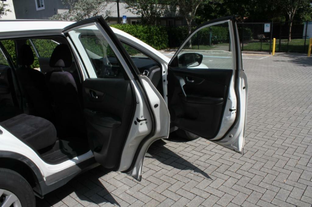 Nissan Rogue S 2WD 2016