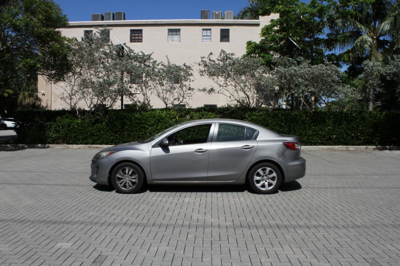 Mazda MAZDA3 i Sport 4-Door 2012