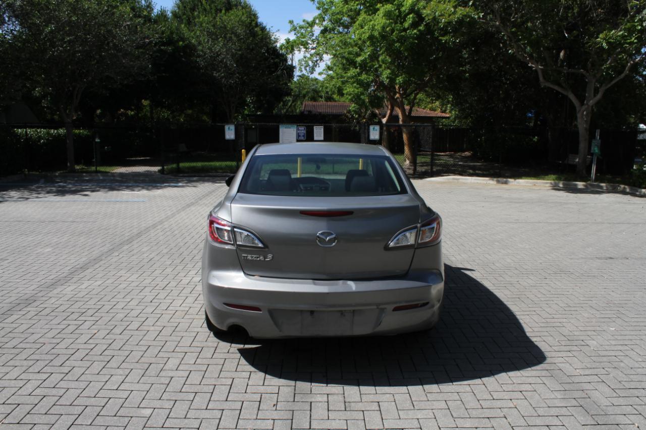 Mazda MAZDA3 i Sport 4-Door 2012