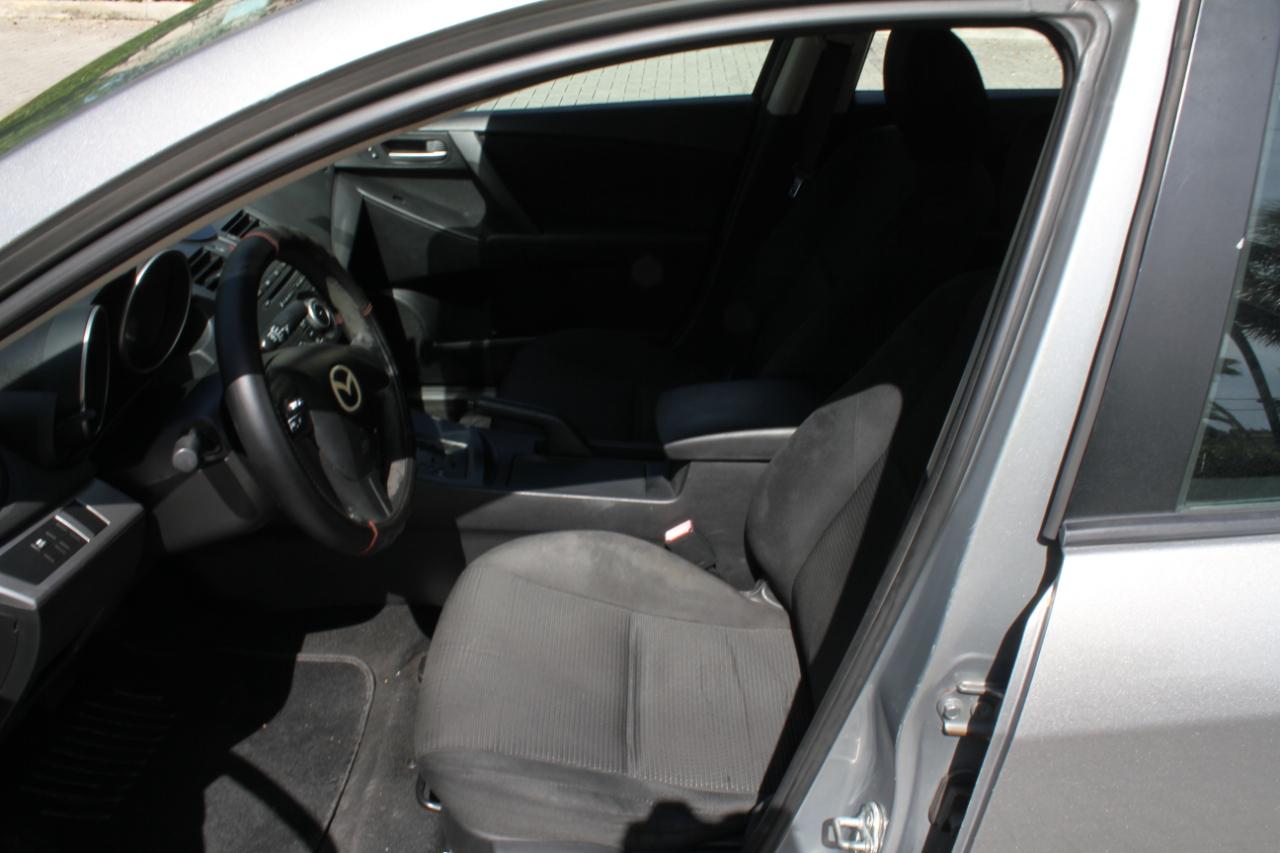Mazda MAZDA3 i Sport 4-Door 2012