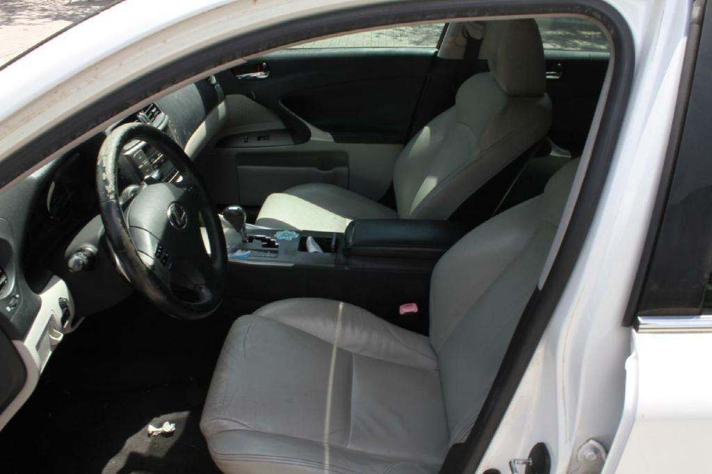 2010 Lexus IS - $4,400