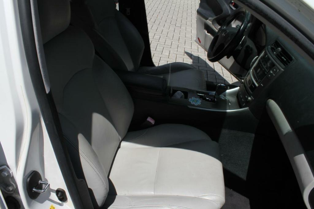 2010 Lexus IS - $4,400
