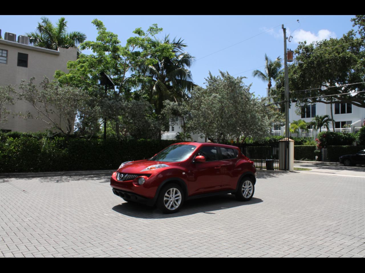 Nissan Juke S FWD 2013
