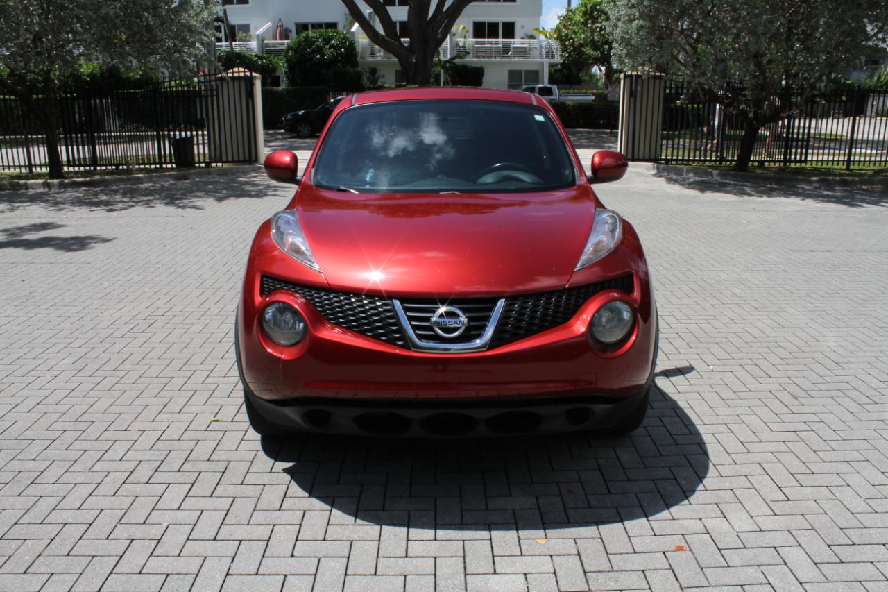 Nissan Juke S FWD 2013