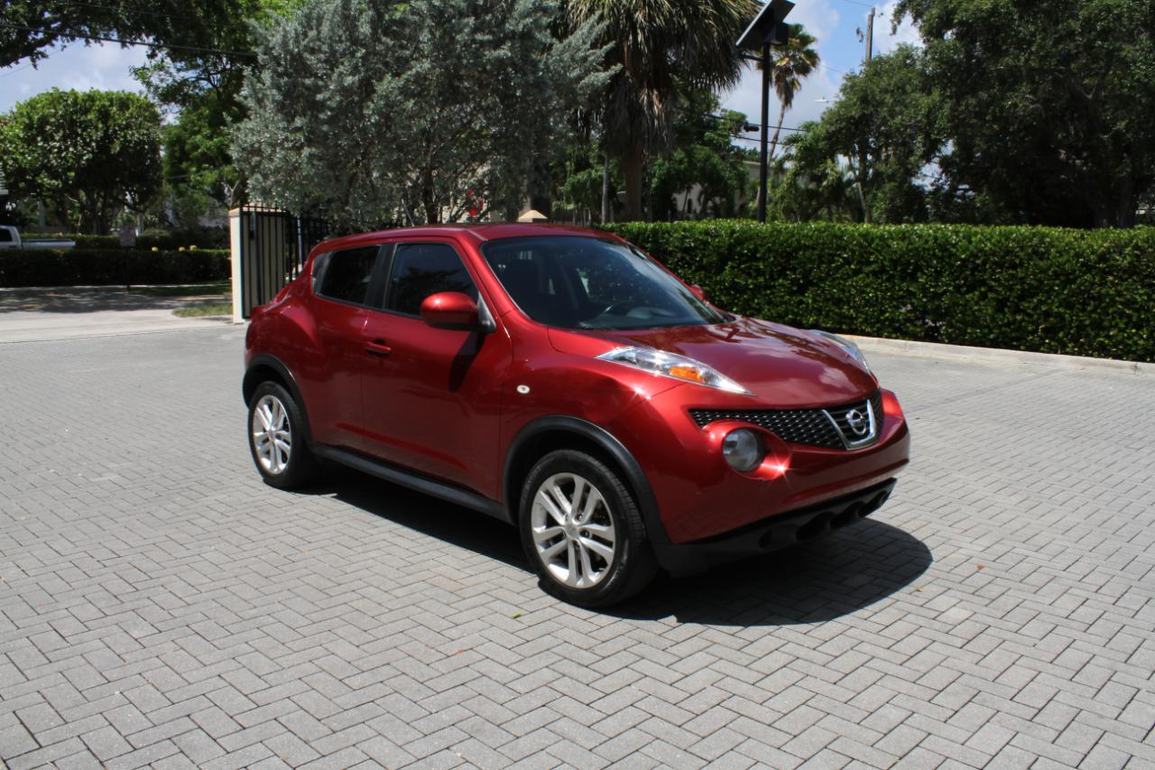 Nissan Juke S FWD 2013