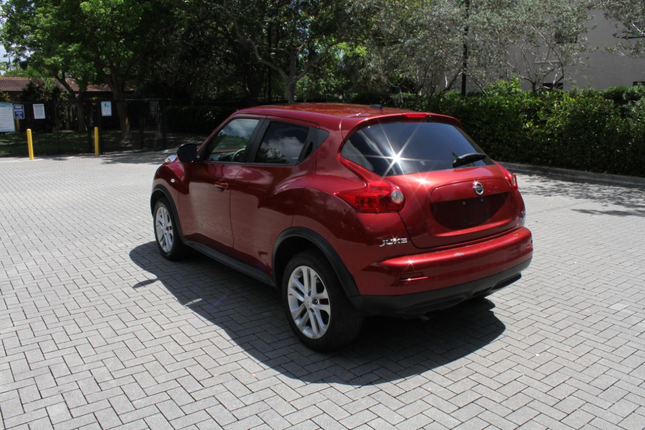 Nissan Juke S FWD 2013