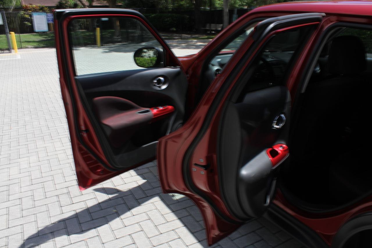 Nissan Juke S FWD 2013