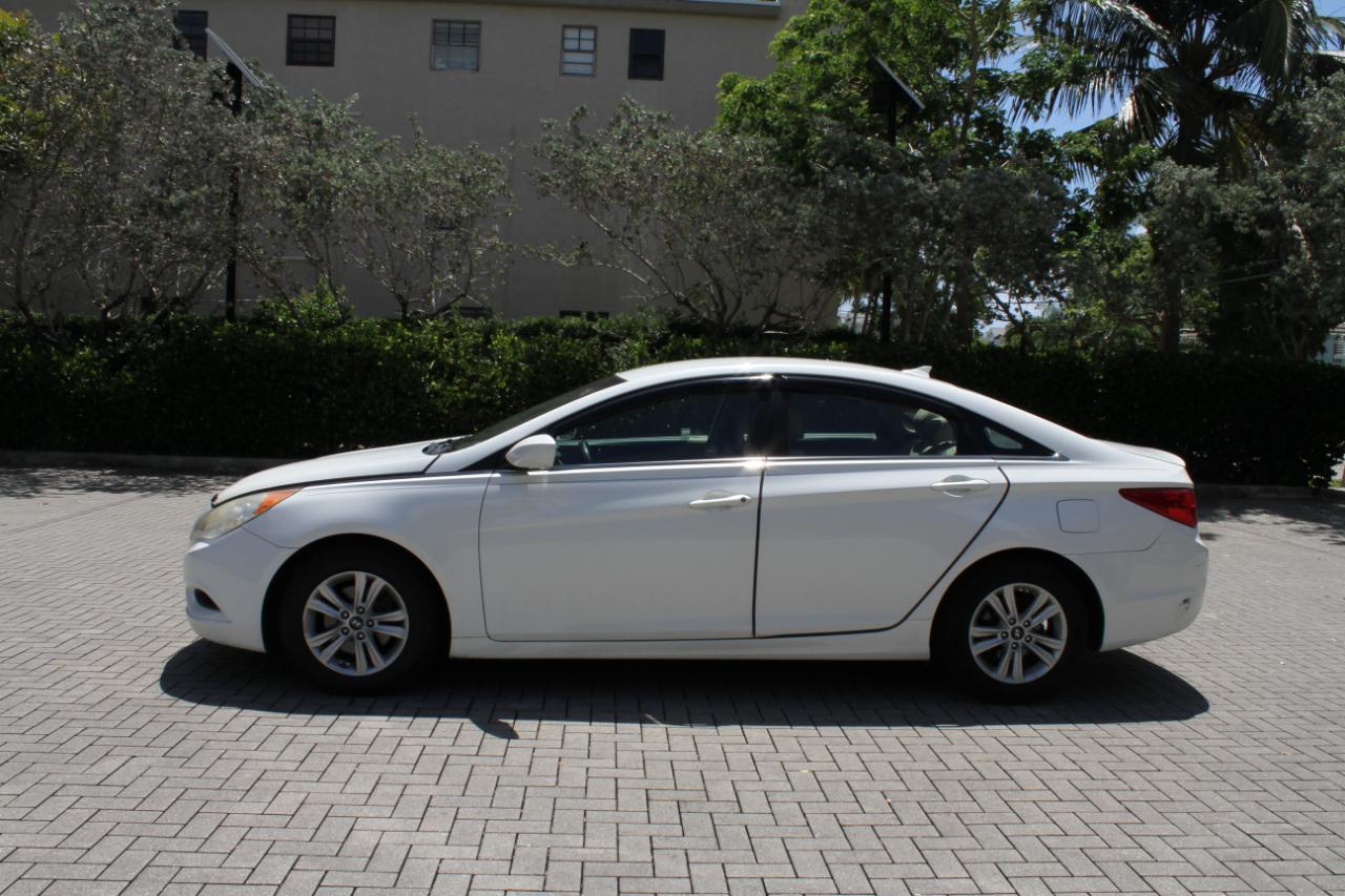 Hyundai Sonata GLS Manual 2012
