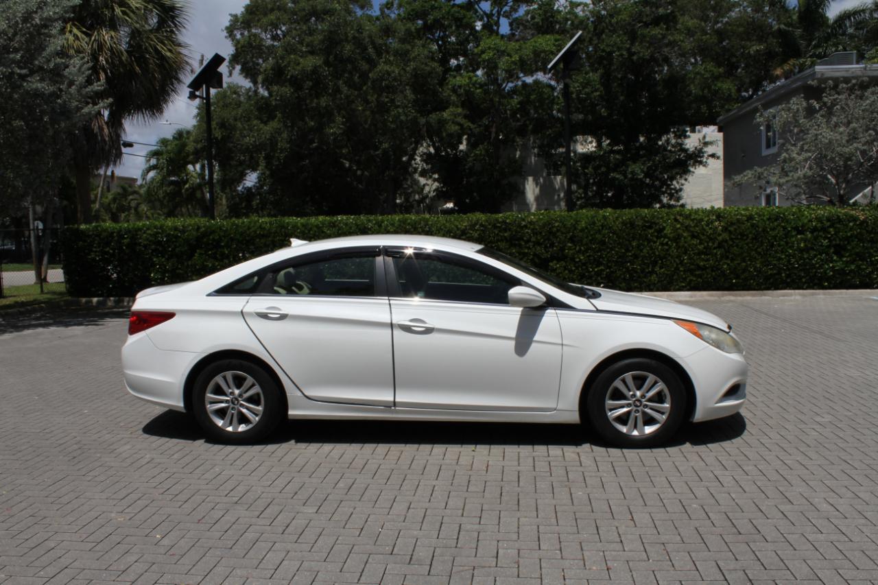 Hyundai Sonata GLS Manual 2012