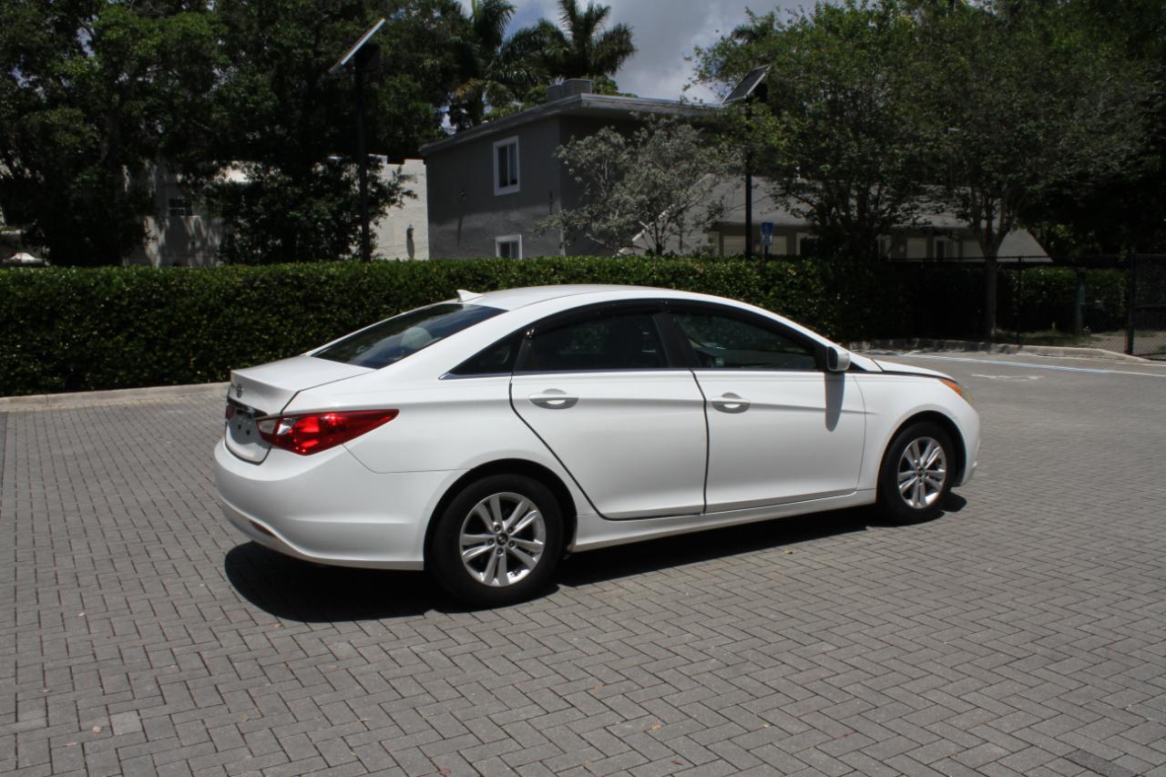 Hyundai Sonata GLS Manual 2012