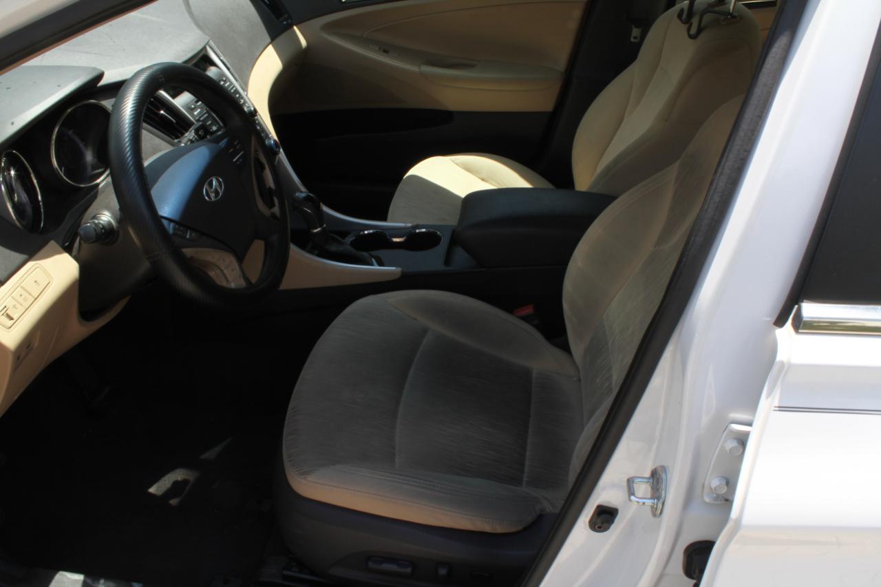 Hyundai Sonata GLS Manual 2012