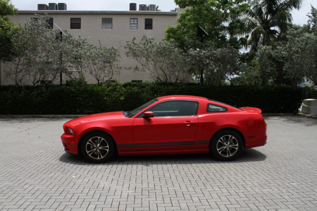 Ford Mustang V6 Coupe 2014