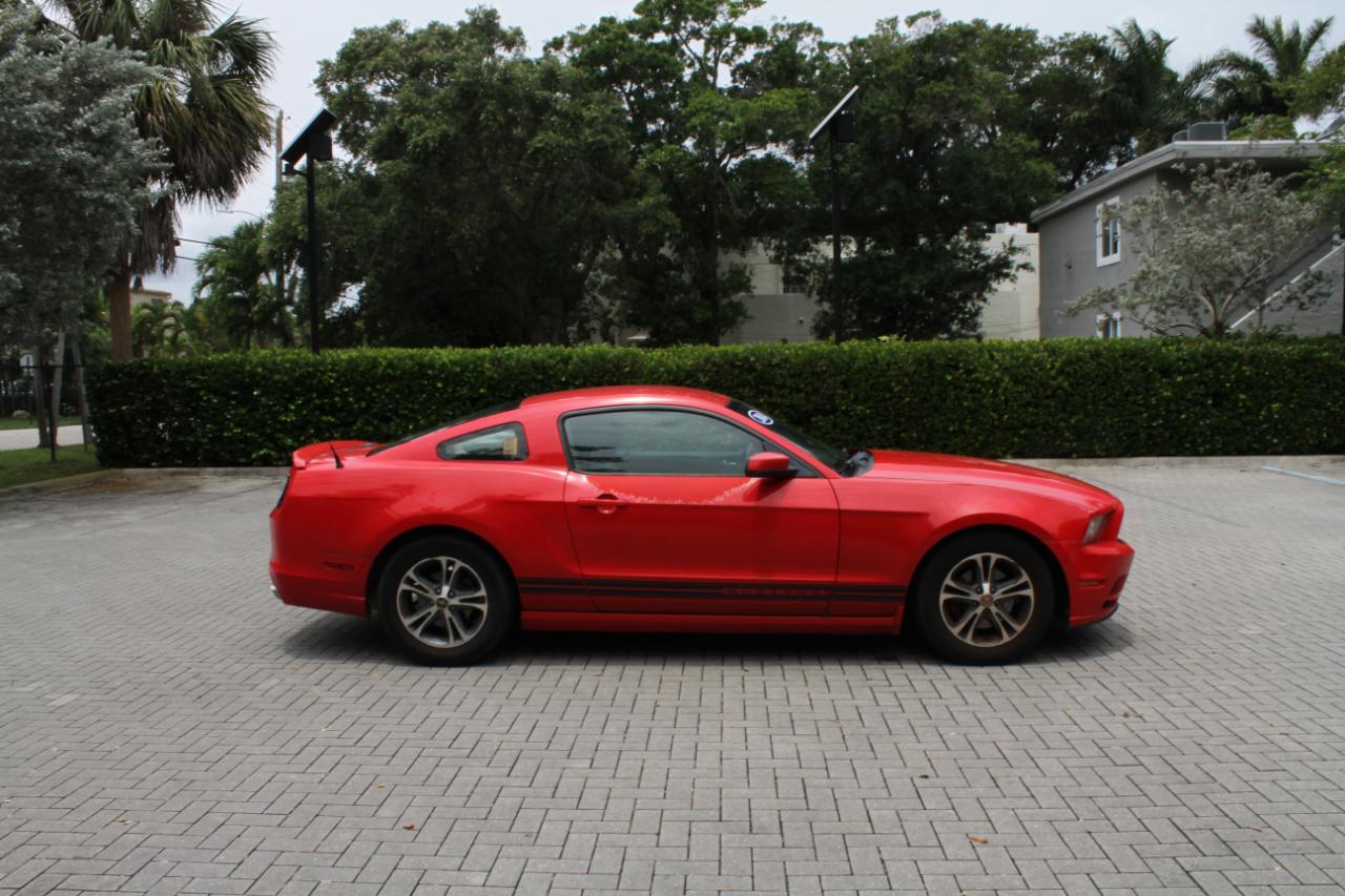 Ford Mustang V6 Coupe 2014