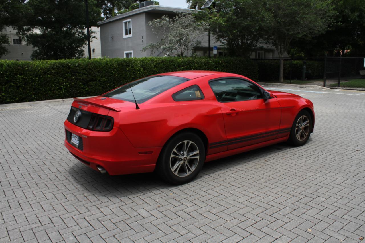 Ford Mustang V6 Coupe 2014