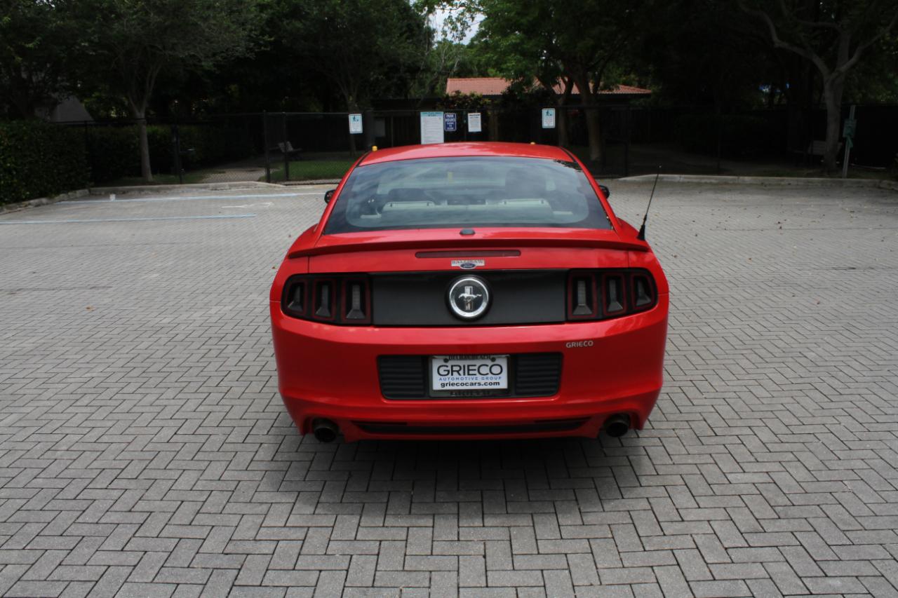 Ford Mustang V6 Coupe 2014