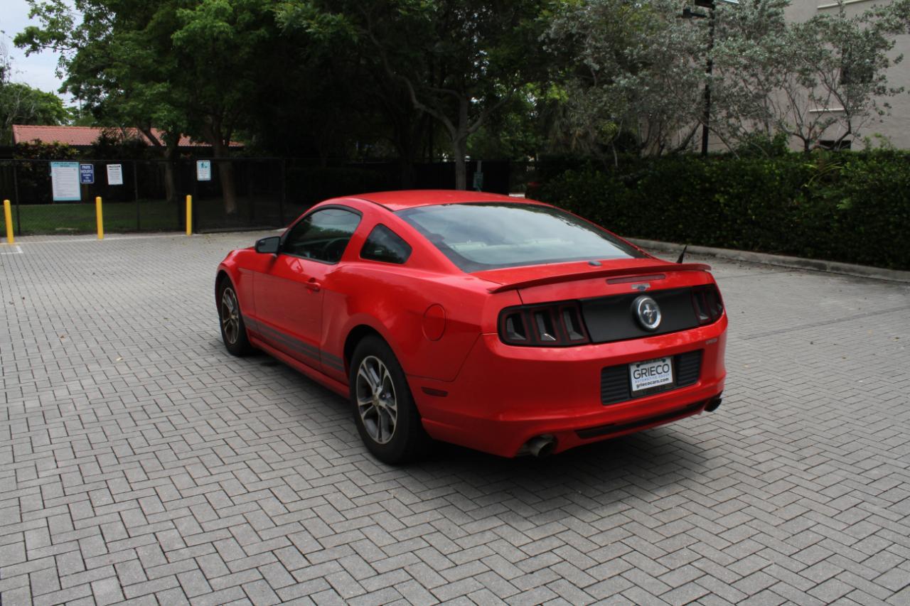 Ford Mustang V6 Coupe 2014