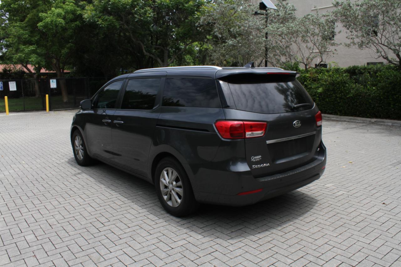 Kia Sedona LX 2017