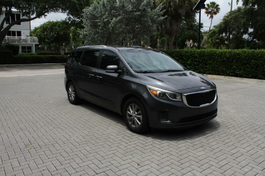 2017 Kia Sedona - $4,800