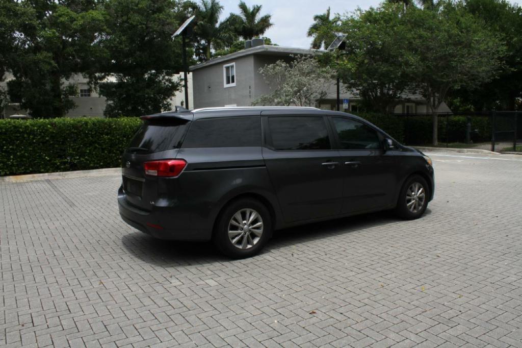 2017 Kia Sedona - $4,800