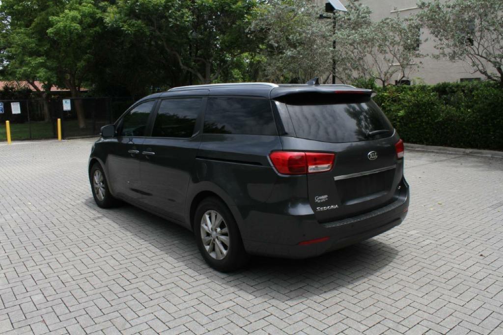 2017 Kia Sedona - $4,800