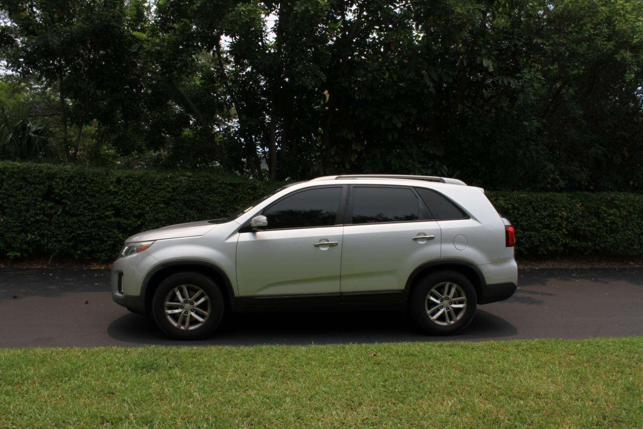 Kia Sorento LX 2WD 2014