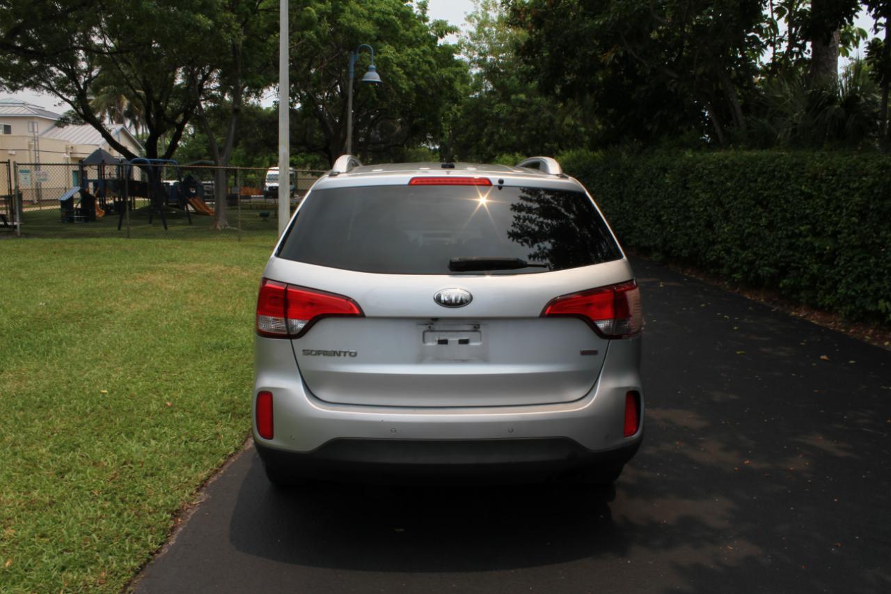 Kia Sorento LX 2WD 2014