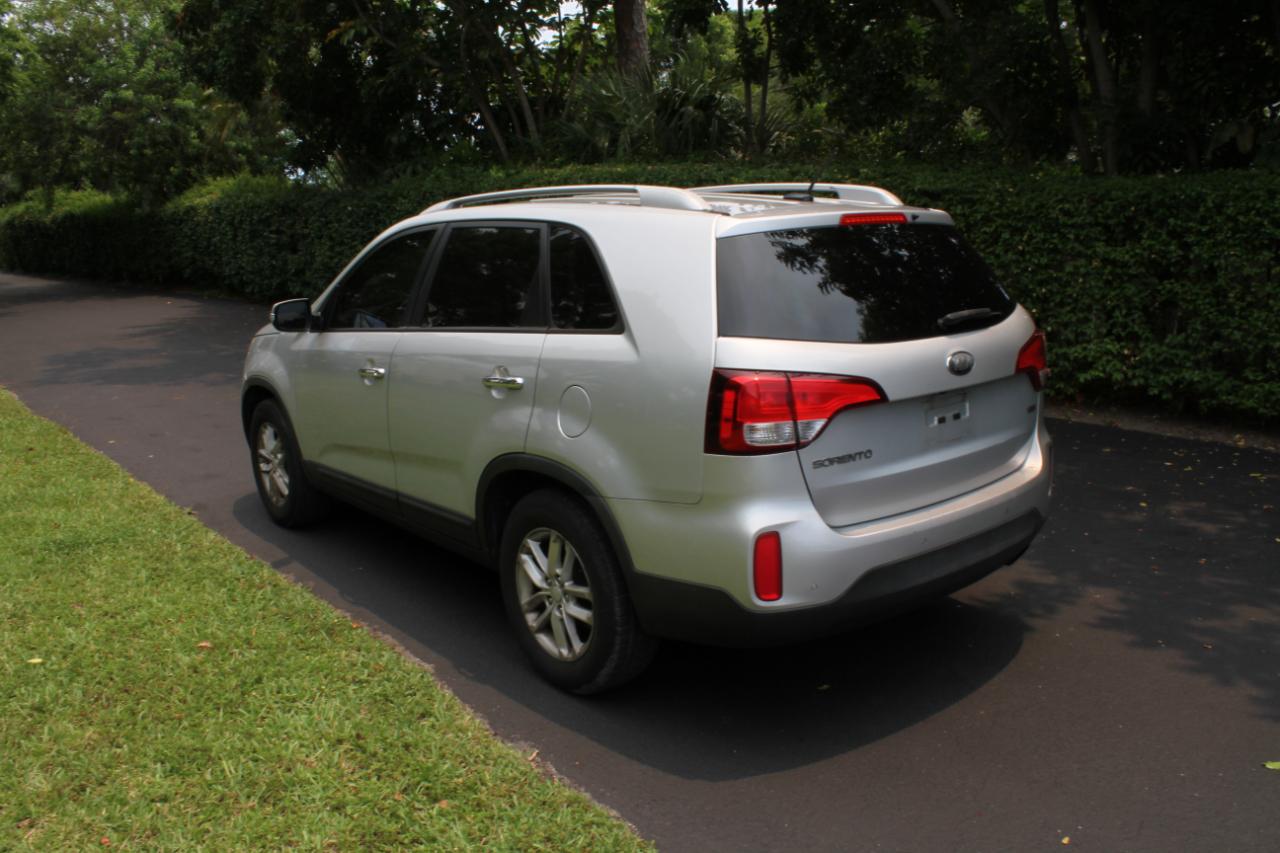 Kia Sorento LX 2WD 2014